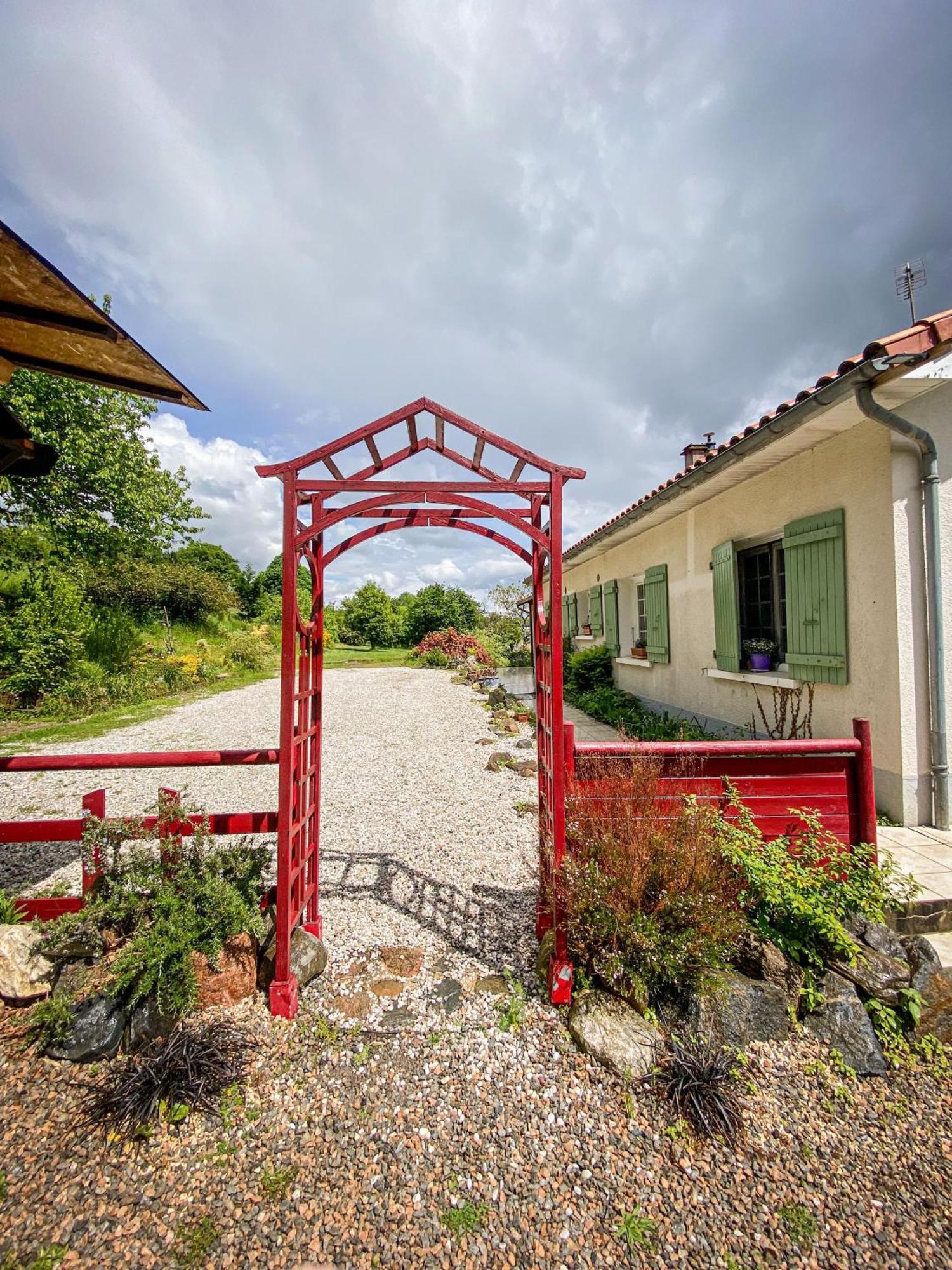 Ryokan Lankana Exideuil-sur-Vienne Eksteriør bilde